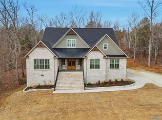 2176 Lookout Mountain Dr, Scottsboro, AL 35769