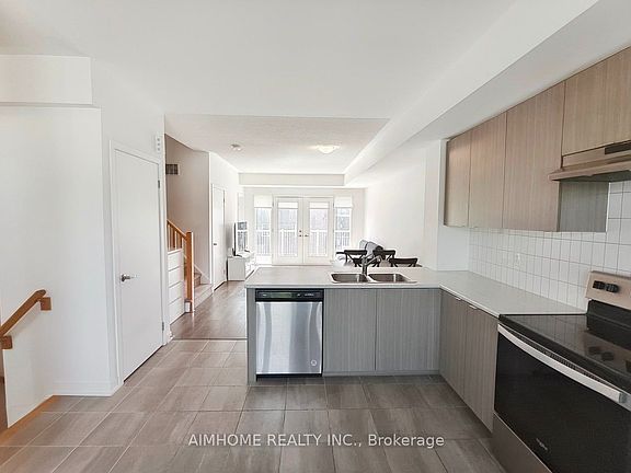 4th image of 1525 Kingston Rd #403