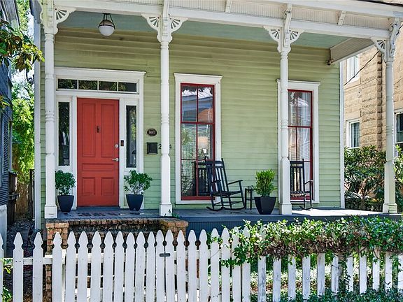 5th image of 2214 Barnard Street