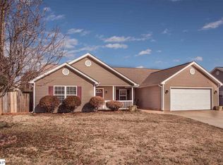 6 Muirfield Ct, Simpsonville, SC 29681