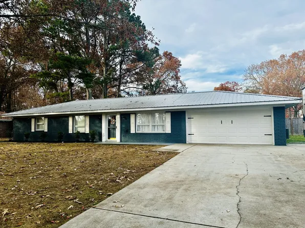 913 Royal Trl, Manchester, TN 37355