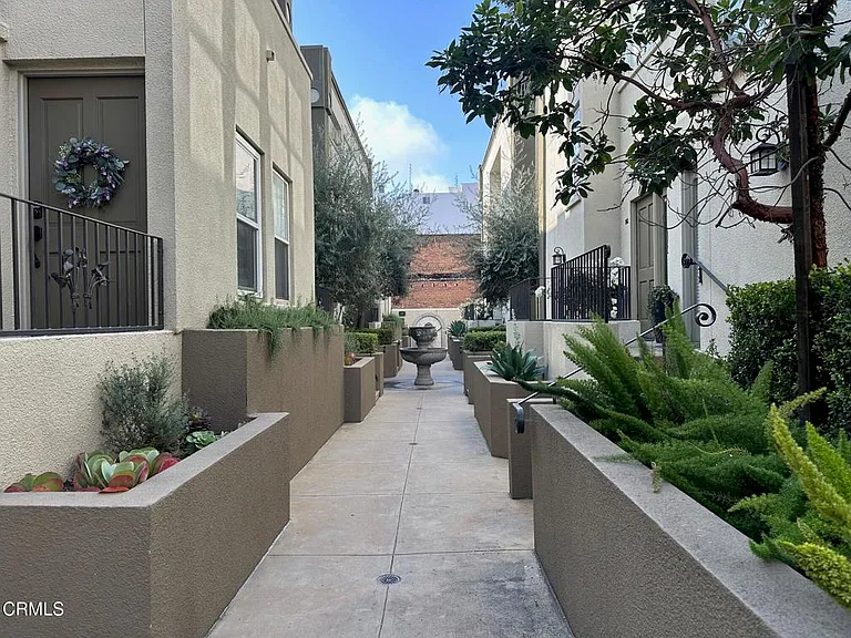80 N Raymond Ave #108 — Photo 2