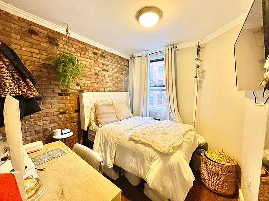 Rented by Century 21 Premier  | media 9