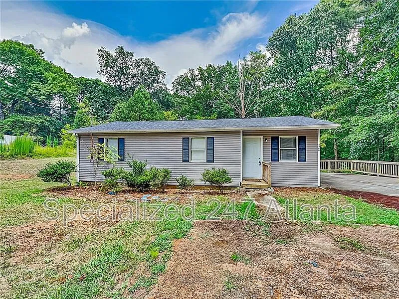 3 bed, 2.0 bath, 1224 sqft, $1,525 — Photo 2