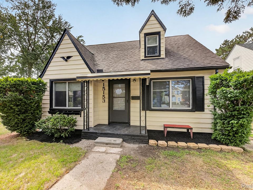 1st image of 15153 Cavour St