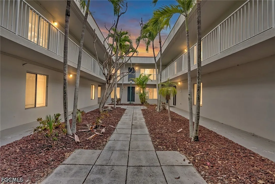 1 bed, 1.0 bath, 650 sqft, $1,050 — Photo 2