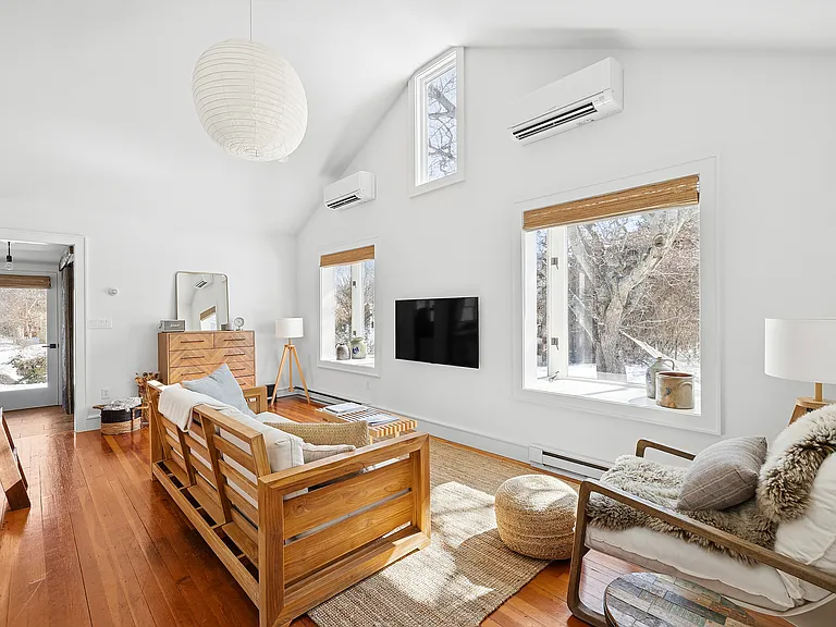 12 Jackson Rd — Photo 5