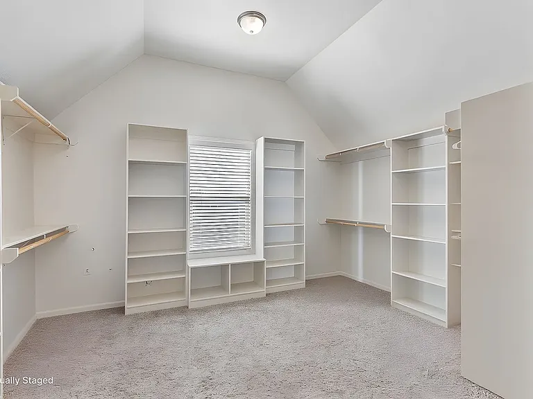 16324 Farley St — Photo 31