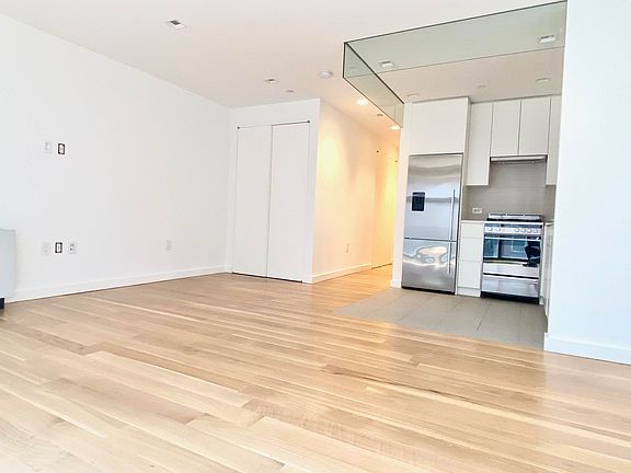 4th image of 341 W 11th St APT 2F