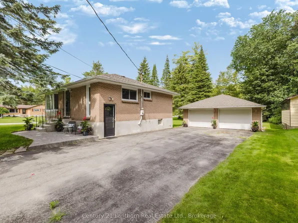 23 Wood St, Quinte West, ON K8V 5P6