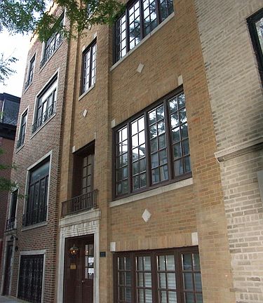 2nd image of 1005 N La Salle Dr Unit 1