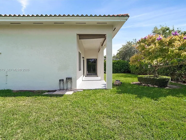 18861 SW 77th Ct — Photo 45