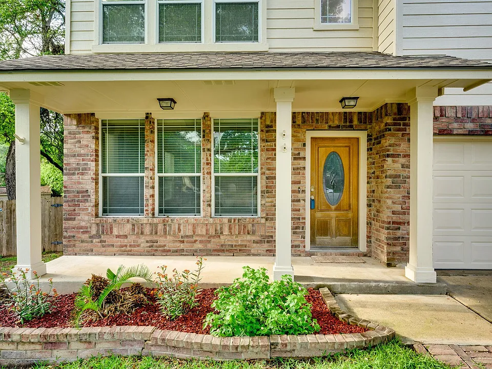 1112 Sundrop Pl