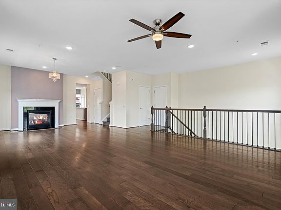 3rd image of 3994 Norton Pl