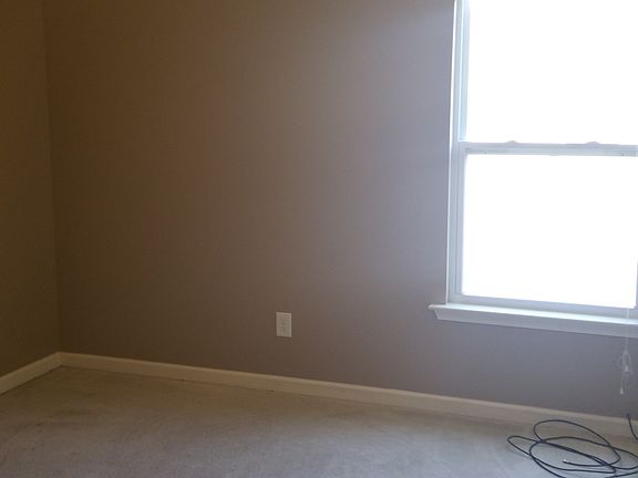 3 Freshly painted upstairs bedrooms