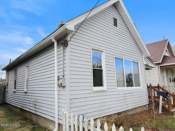 3rd image of 310 Bronson Ave