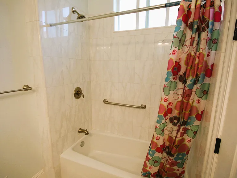 2519 Rockwell Dr — Photo 4