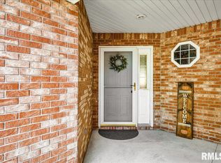1832 Robin Ave, Morton, IL