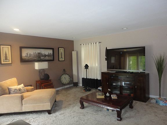 4th image of 238 Willow Crest Dr