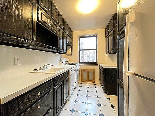 5th image of 69-39 Yellowstone Blvd #3I4