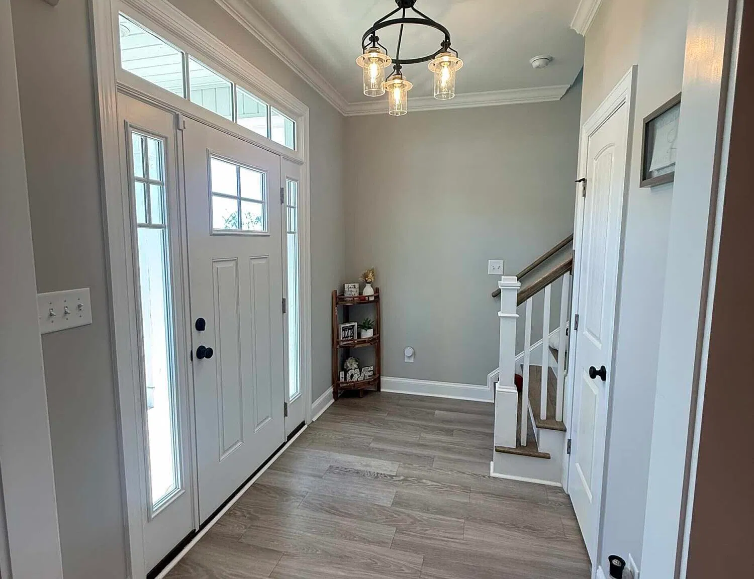 3 bed, 2.5 bath, $1,950 — Photo 2