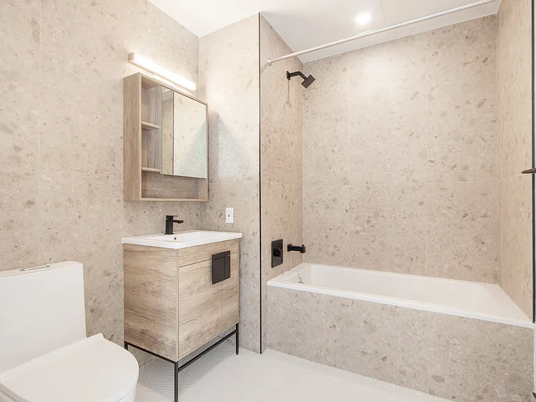 2045 Ocean Ave #701 — Photo 6