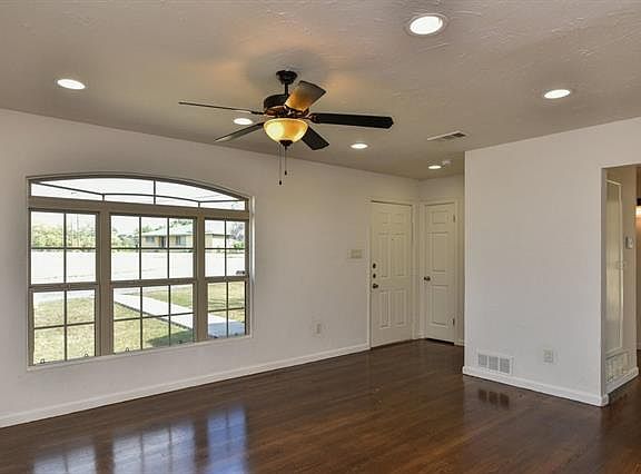 4th image of 2362 Clearview Dr