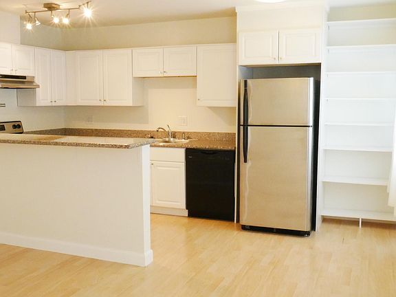 2nd image of 1626 N Fuller Ave APT 101