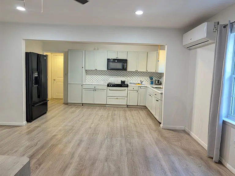 10801 W Lakeview Dr — Photo 10