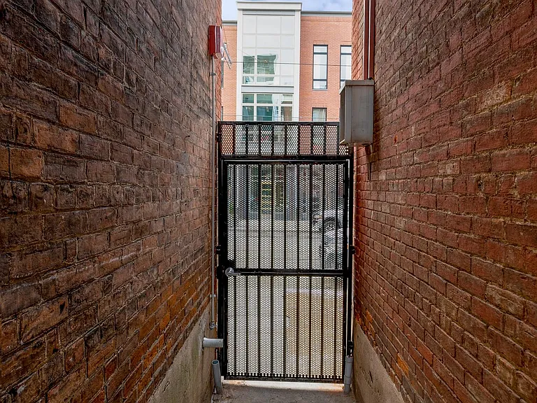 1508 Race St #3R — Photo 6