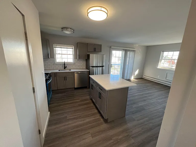 1010 Grand Ave — Photo 10