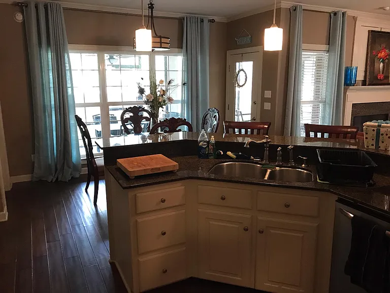207 Gladstone Way — Photo 27