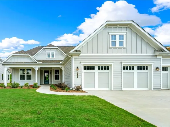 113 Pecks Ct, Hoschton, GA 30548