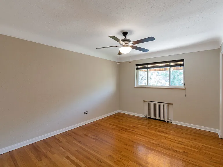 733 E 2nd Ave #203 — Photo 9