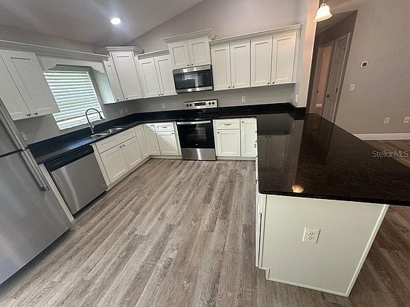 5th image of 2854 W EDISON PLACE