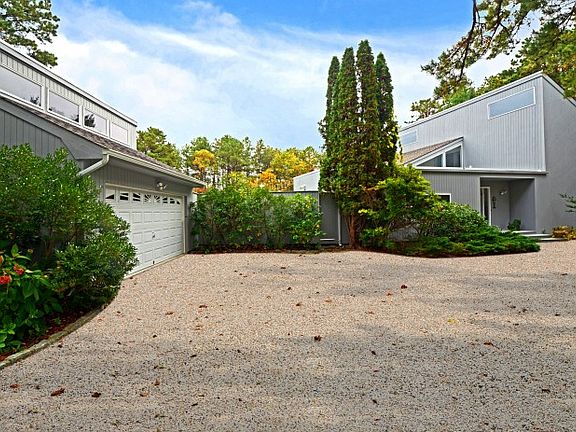 2nd image of 15 Eagle Close E