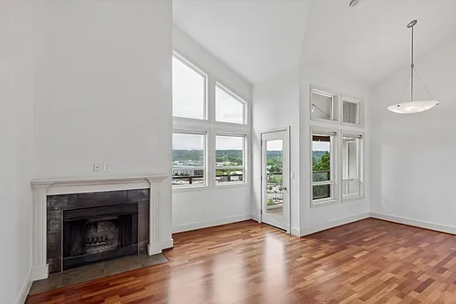 8980 Redmond Woodinville Rd NE #302 Photo 1