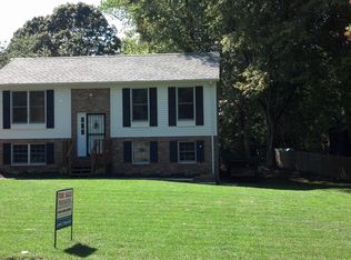 750 White Sands Dr, Lusby, MD 20657