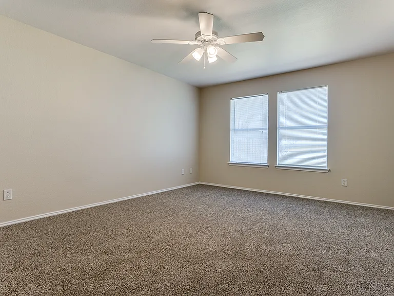 404 Oxford Dr — Photo 11