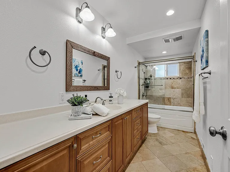 1120 Hollywood Ave #1 — Photo 20