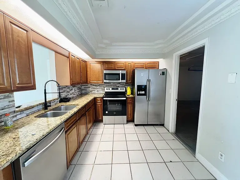 437 Kee St — Photo 5