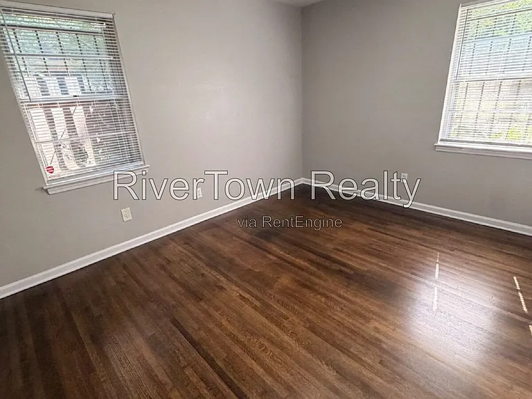 2884 Spring Hill Dr — Photo 7