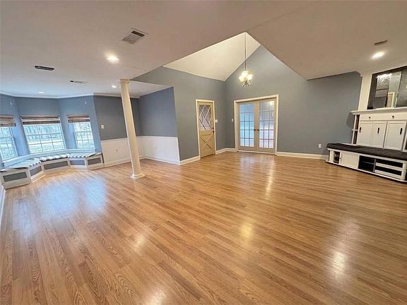 2nd image of 2596 4th St