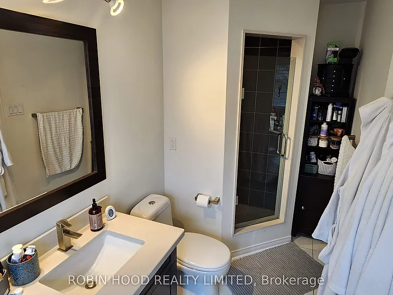 103 Selkirk Dr — Photo 10