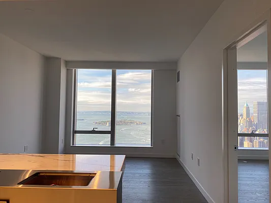 Rented by Gulia Wang, LREB | media 54