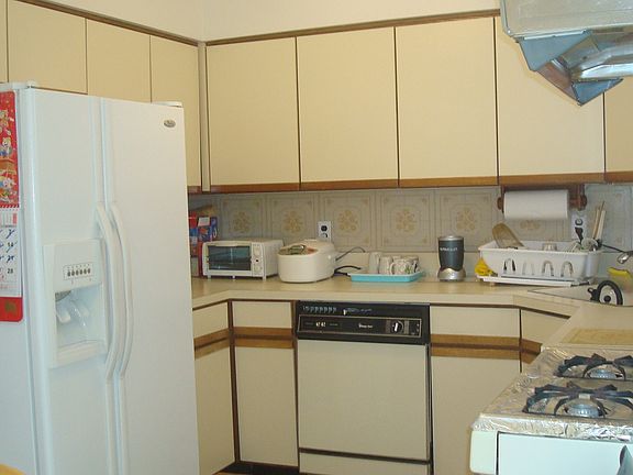 2nd image of 23 Jardine Ave