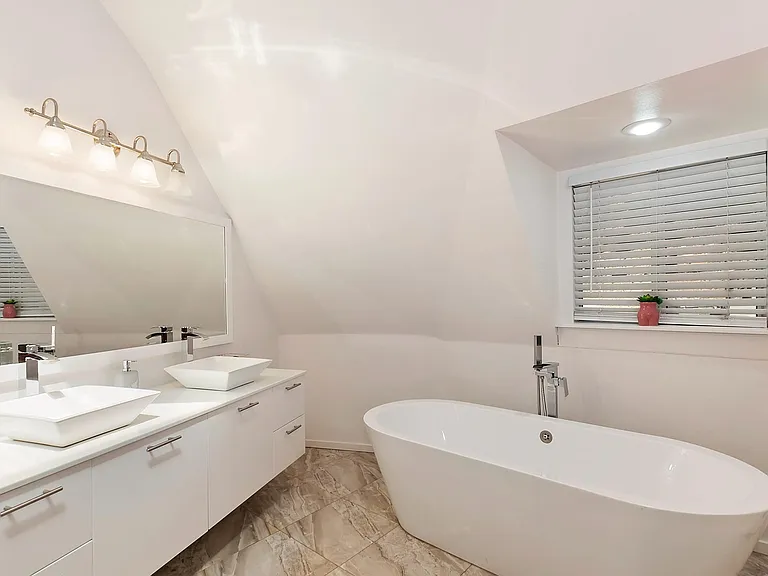 Upstairs Bathroom