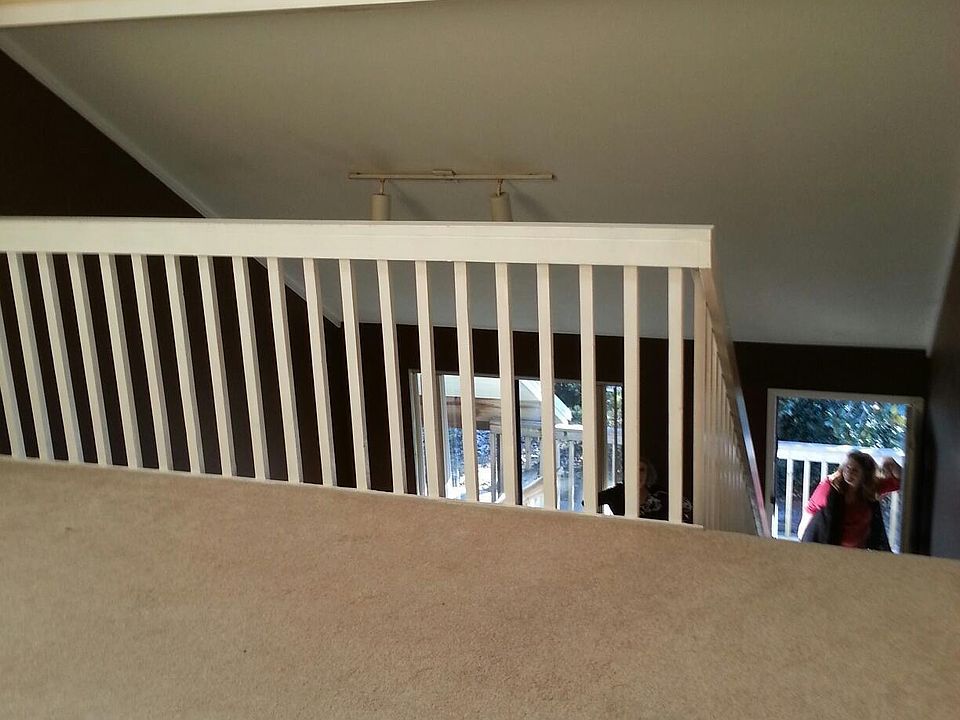 2nd image of 305 Wilson Ave APT 3