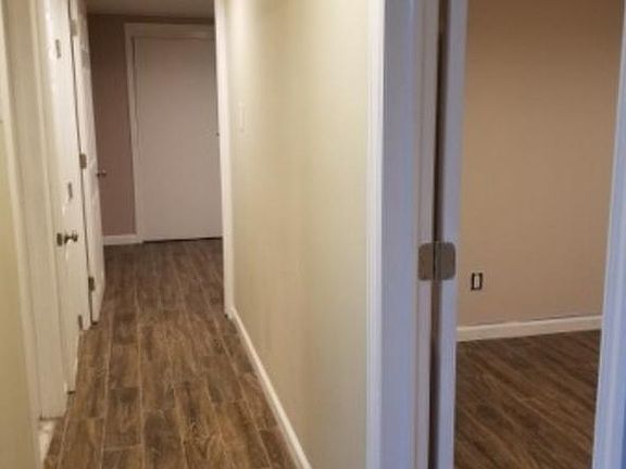 3rd image of 33 Oakcrest Ave