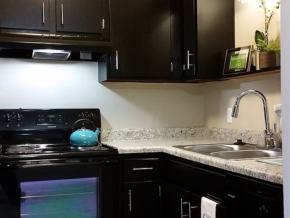 3rd image of 1815 Scarlett Oak Ct
